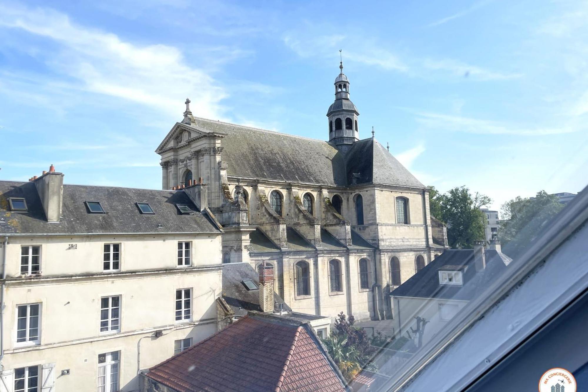 Le St-Laurent - Magnifique Triplex - Calme Caen Buitenkant foto