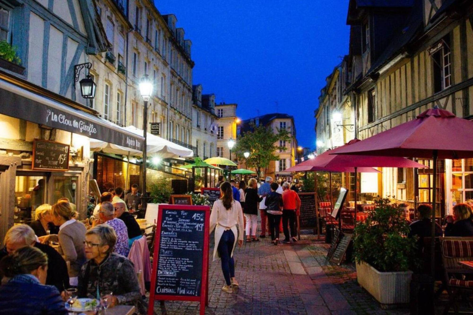 Le St-Laurent - Magnifique Triplex - Calme Caen Buitenkant foto