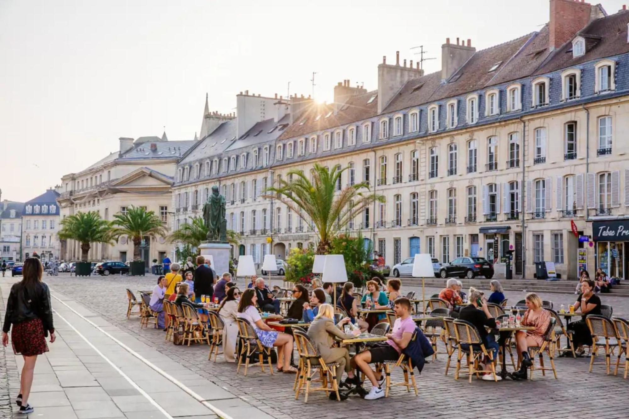 Le St-Laurent - Magnifique Triplex - Calme Caen Buitenkant foto